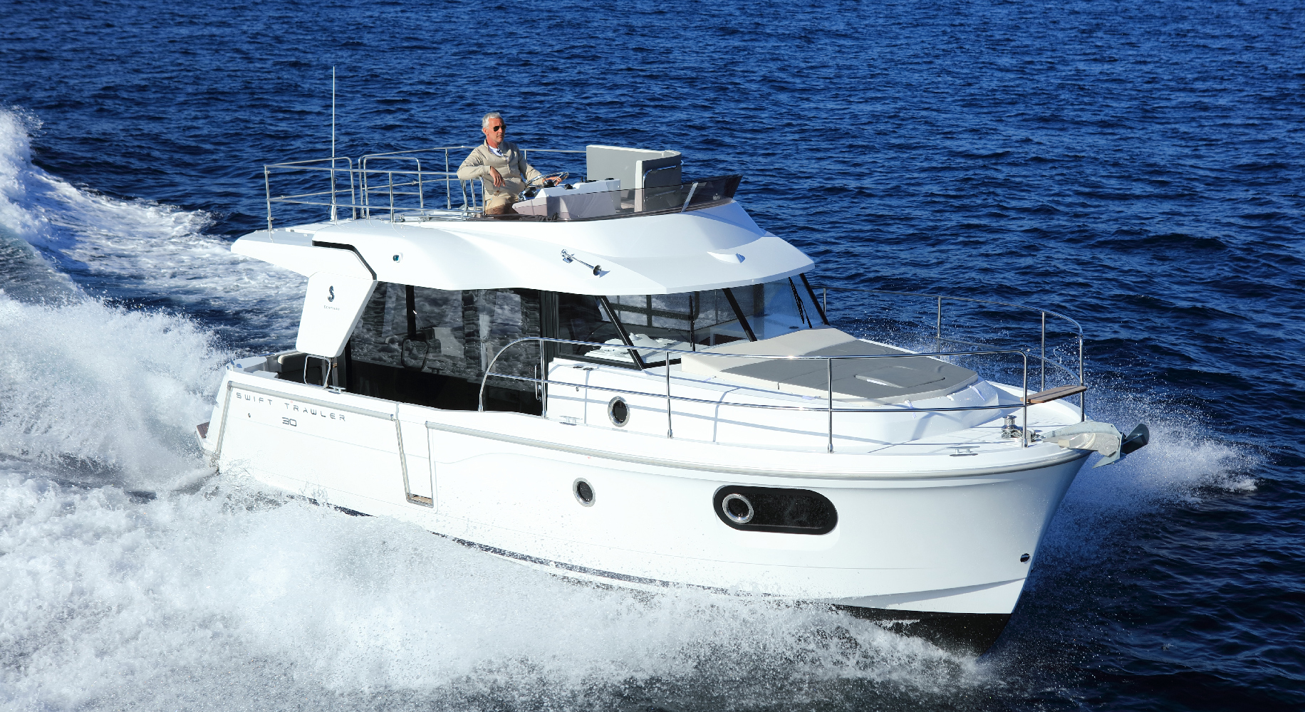 Motorboat Swift Trawler 30 - Powerboat Beneteau