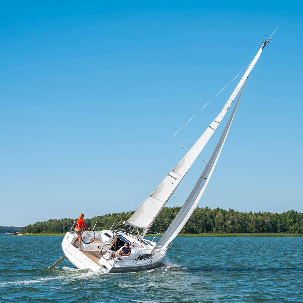 Beneteau Oceanis - 31- To 60-foot Cruisers | Beneteau