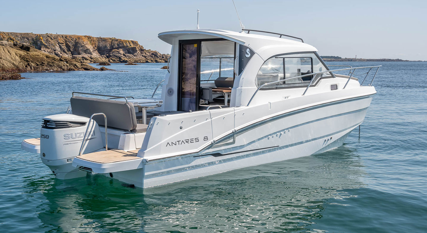 Antares 8 Beneteau