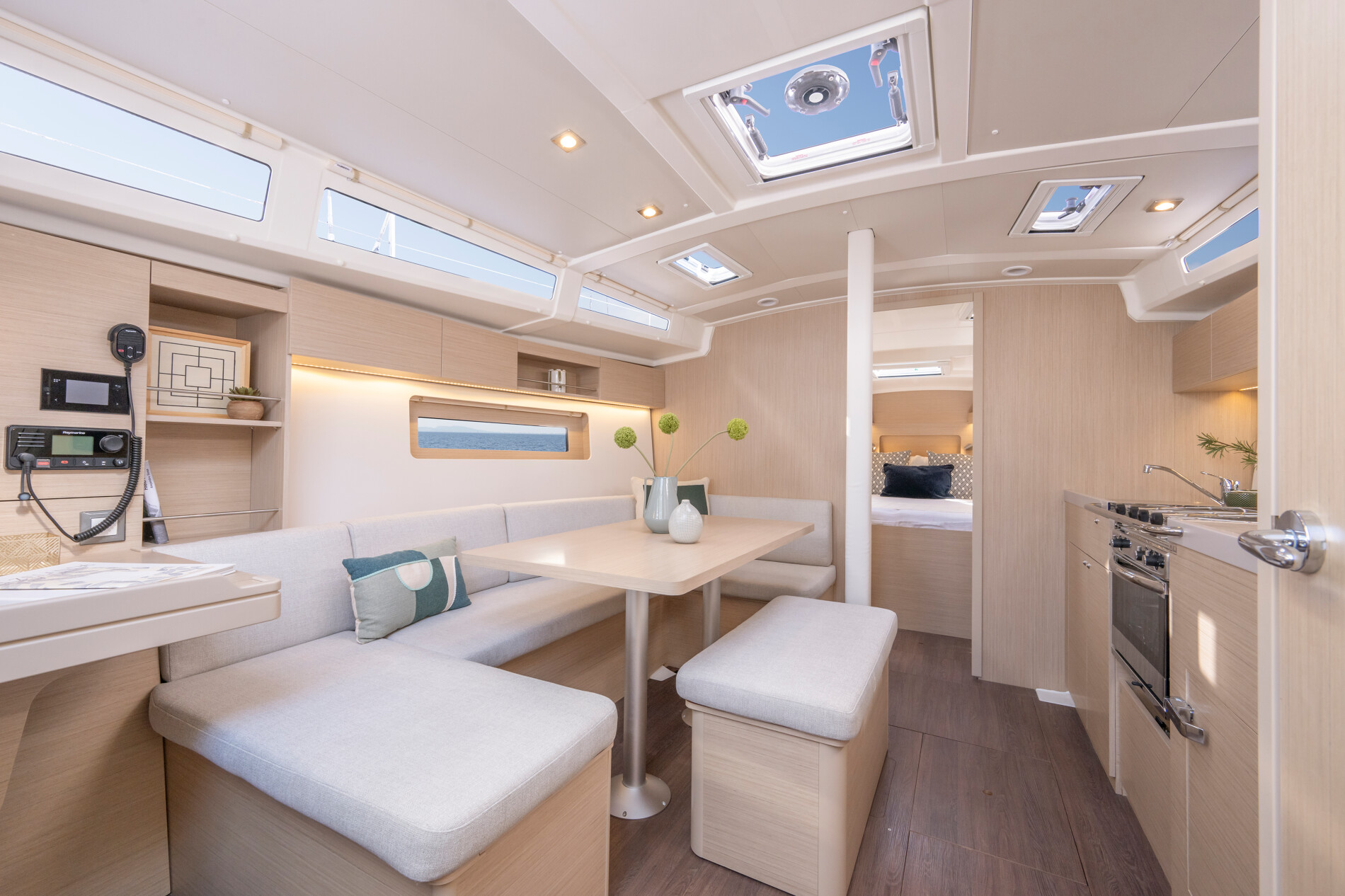 BENETEAU Oceanis 37.1 | A Legacy of Harmony