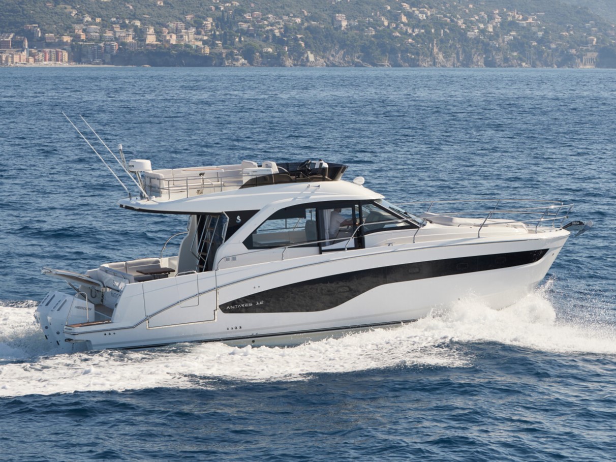 BENETEAU Antares 12 | The New Family Cruising Star