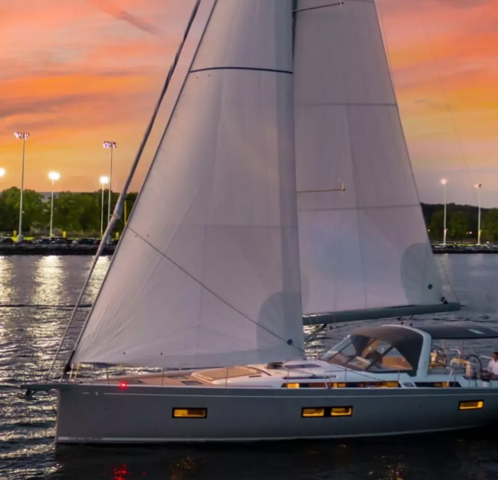 40 ft sailing yacht